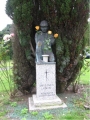 Karavīra tēls Boltonas kapsētā